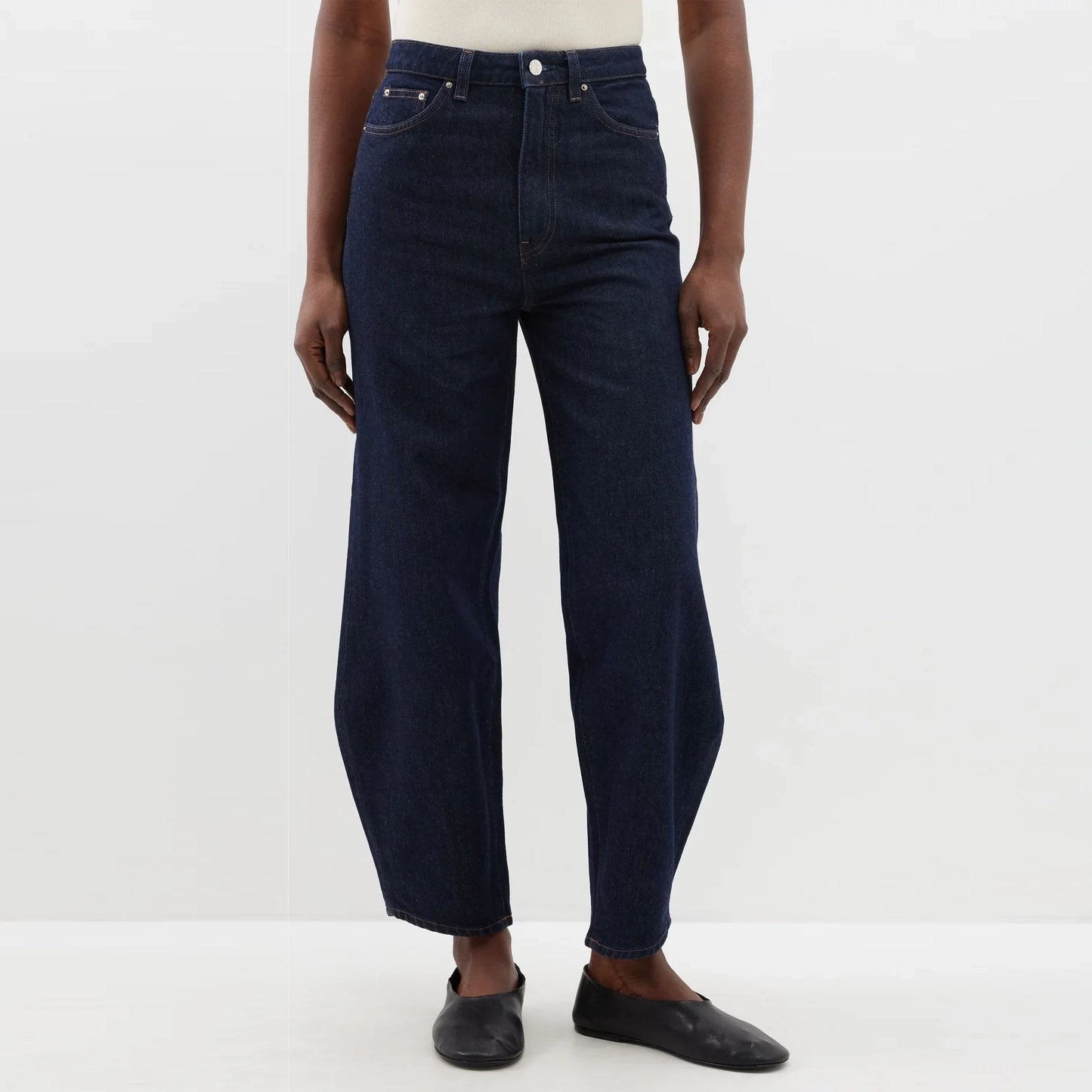 Toteme Barrel Leg Jeans in Raw Denim, size 28 (fits like 27)