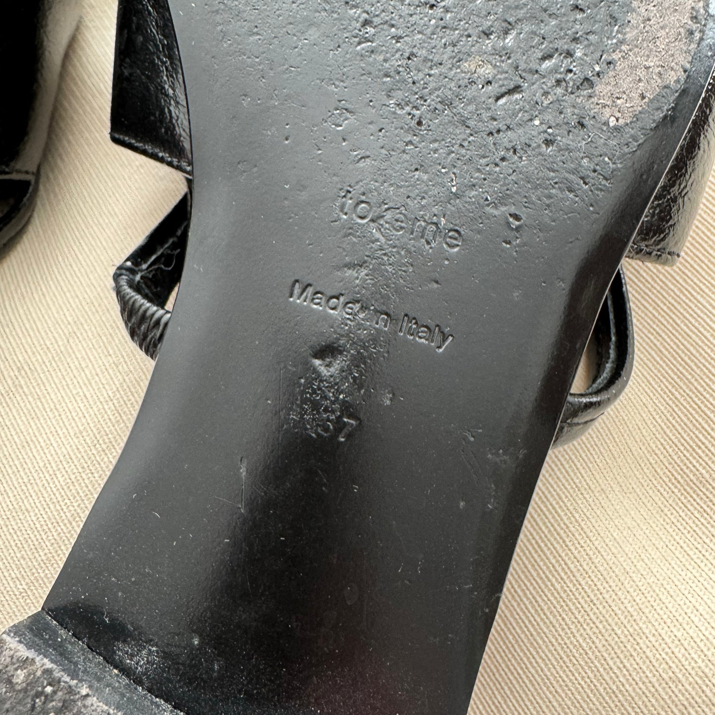 Toteme "The Sharp" Leather Slingback Flats in Black, size 37