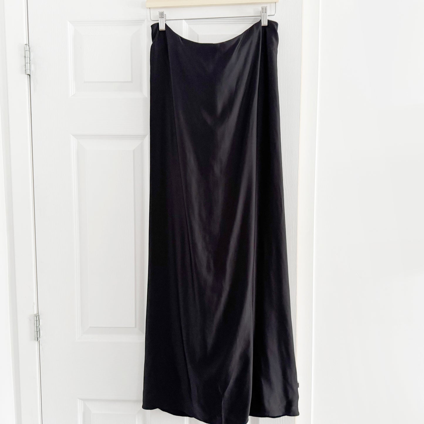 Toteme Satin Knot Skirt in Black, size 40 (fits like size 8)