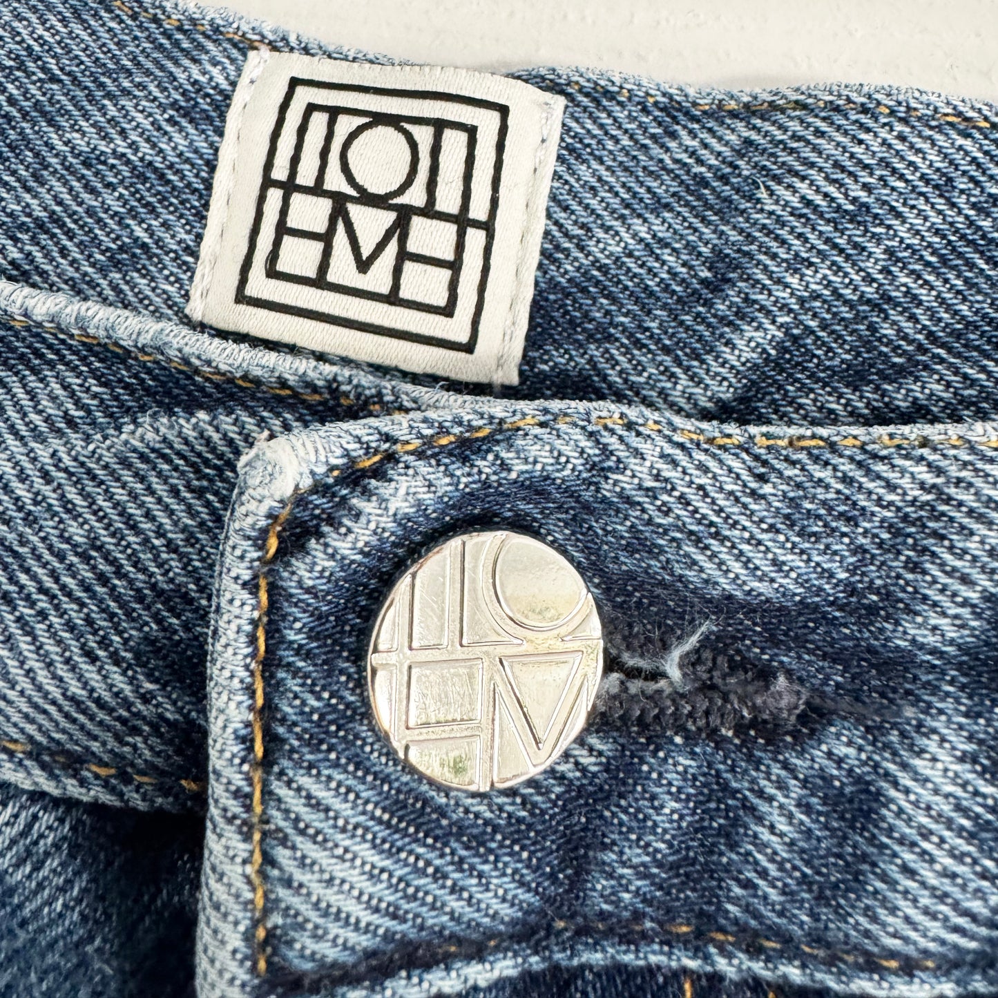 Toteme "Classic Cut" Jeans in "Worn Blue", size 27