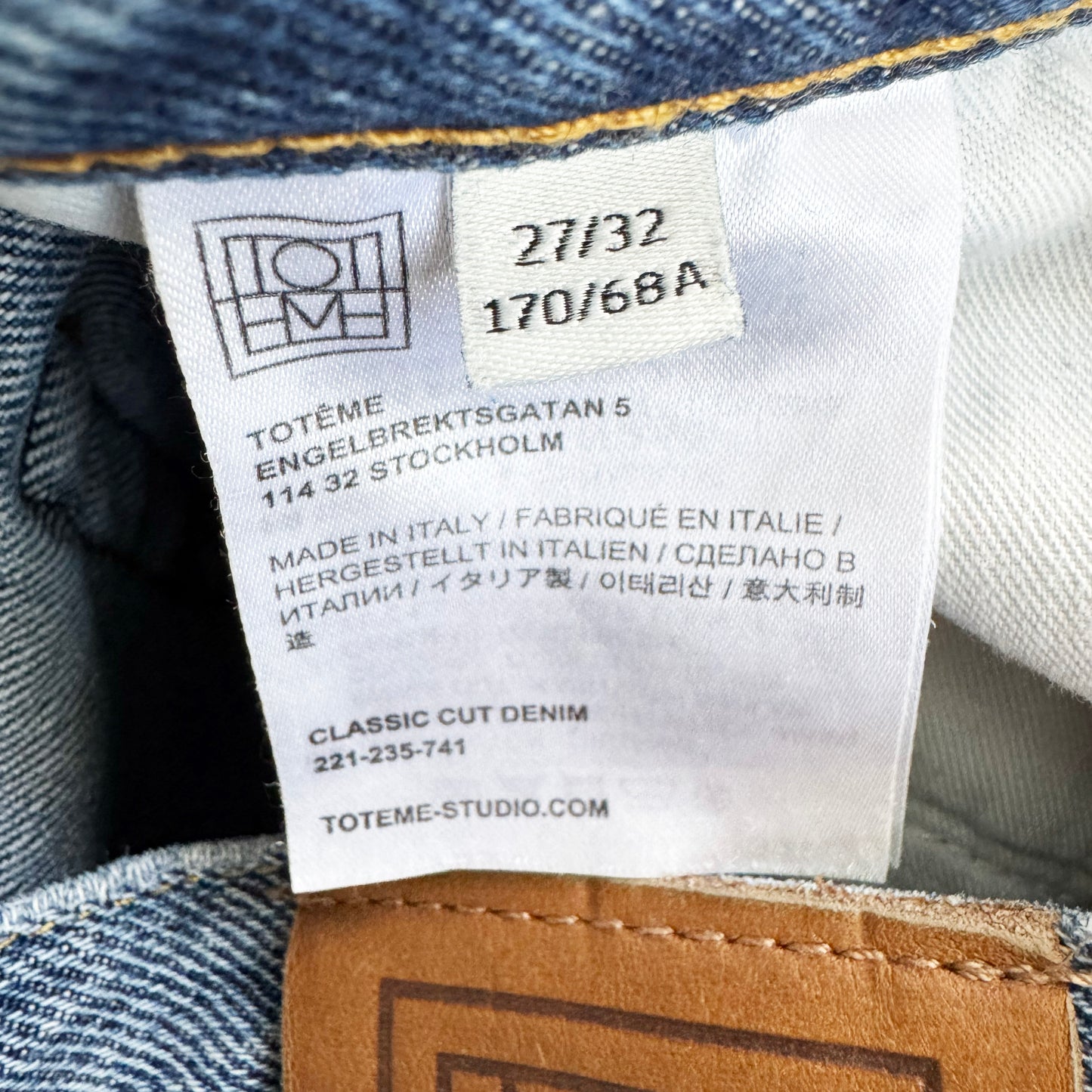 Toteme "Classic Cut" Jeans in "Worn Blue", size 27