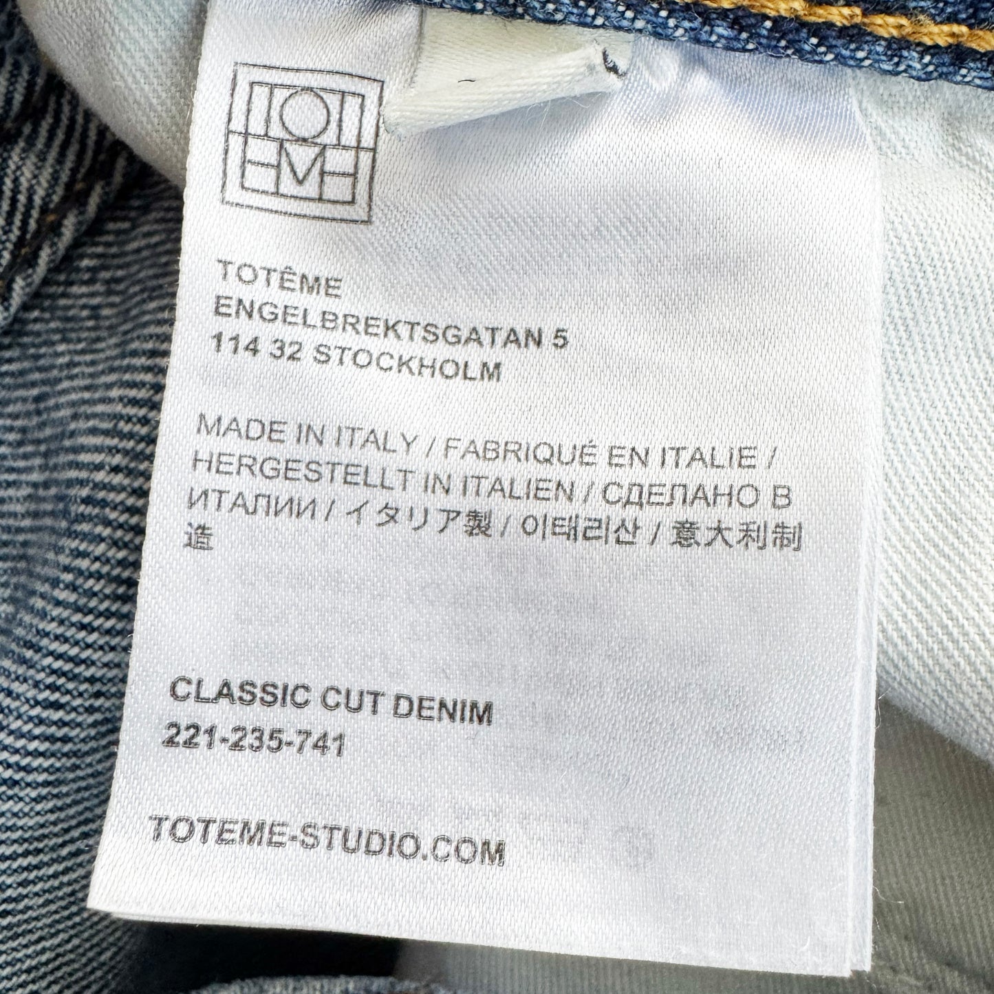 Toteme "Classic Cut" Jeans in "Worn Blue", size 27
