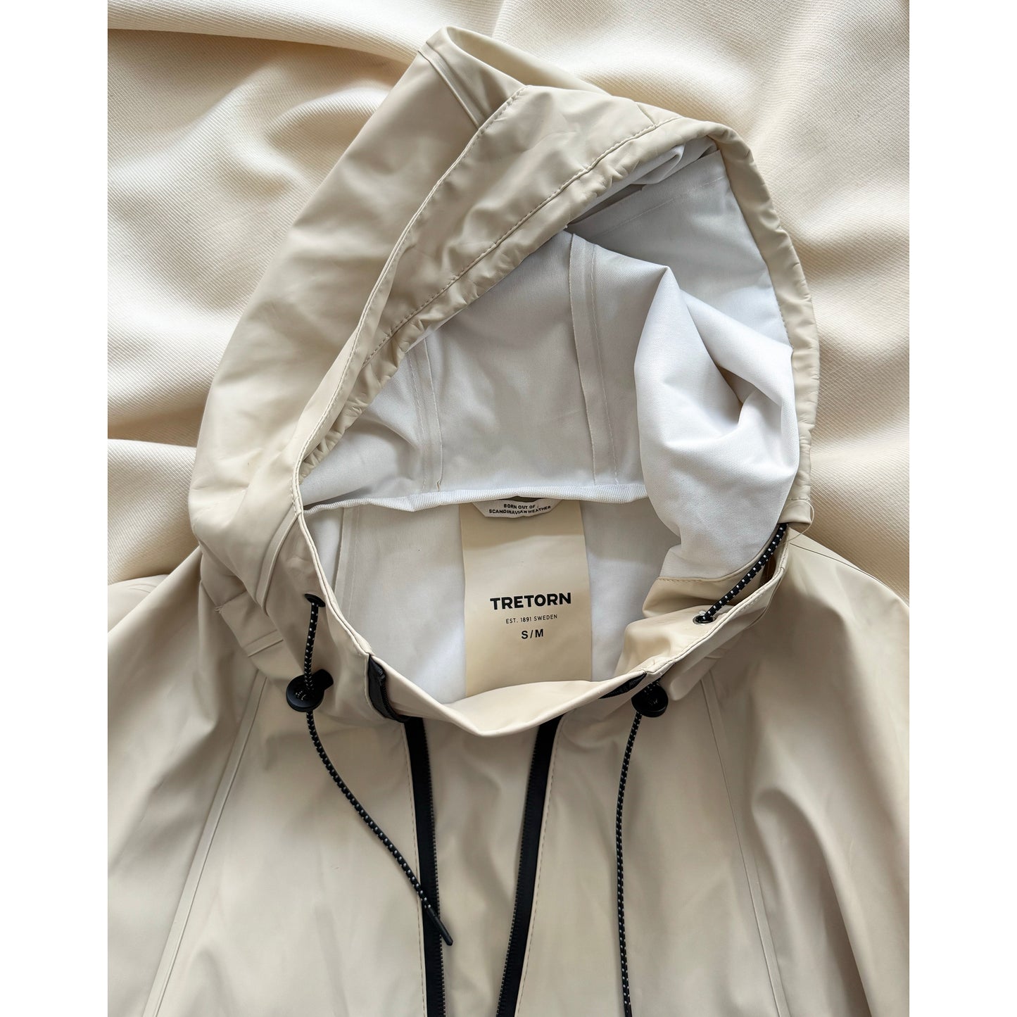 Tretorn "Varvet" Rain Poncho in Beige, size S/M (fits literally anyone tho)