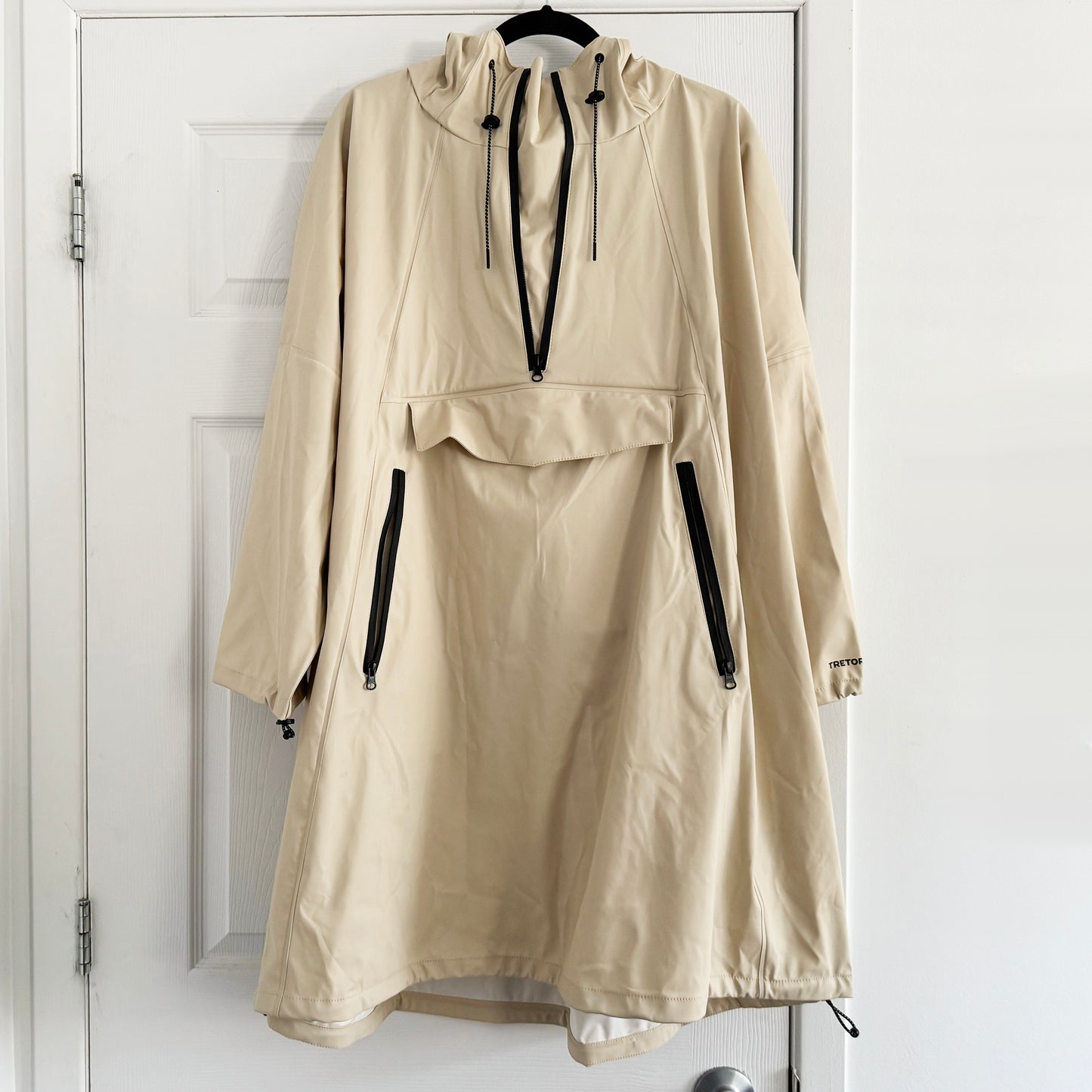 Tretorn "Varvet" Rain Poncho in Beige, size S/M (fits literally anyone tho)
