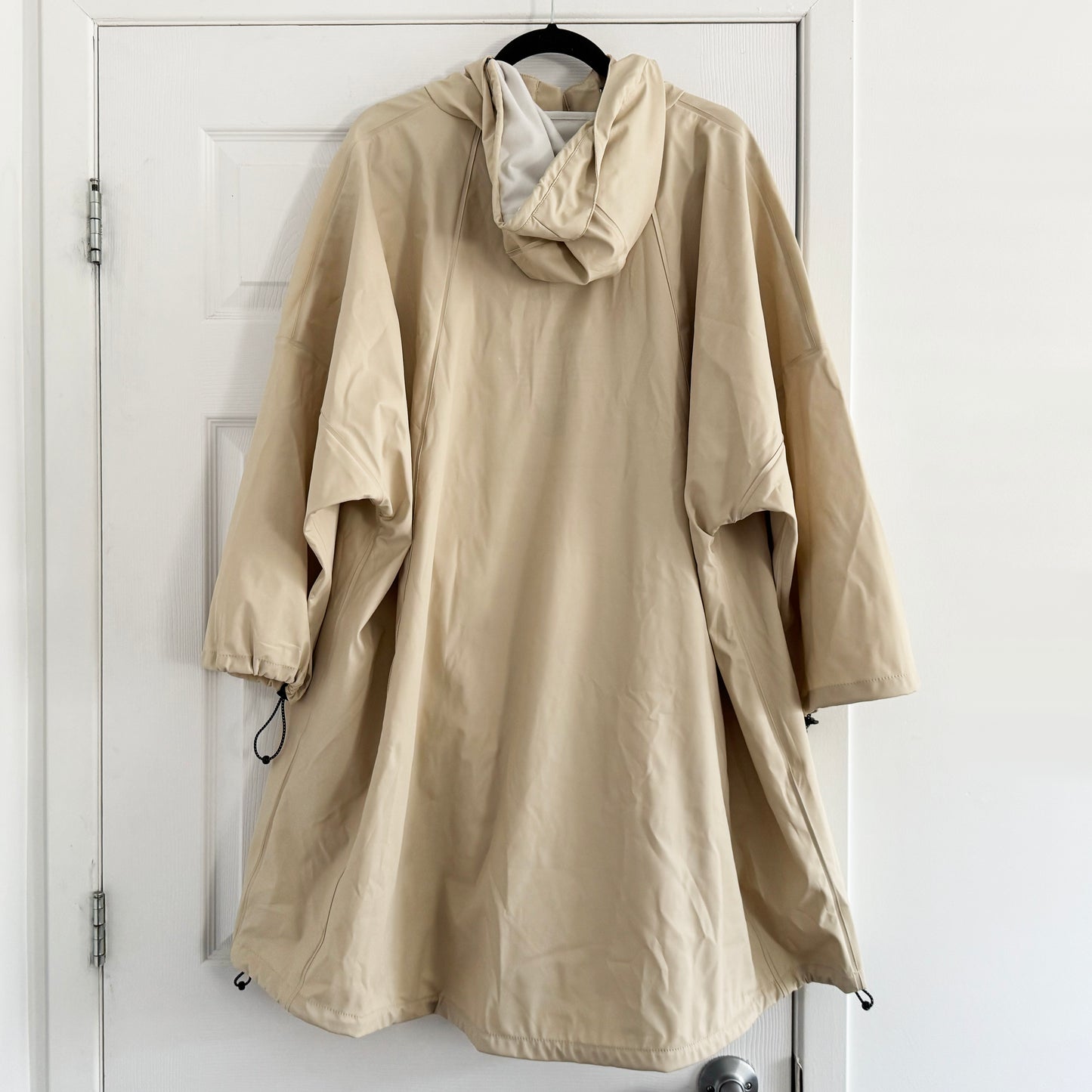 Tretorn "Varvet" Rain Poncho in Beige, size S/M (fits literally anyone tho)