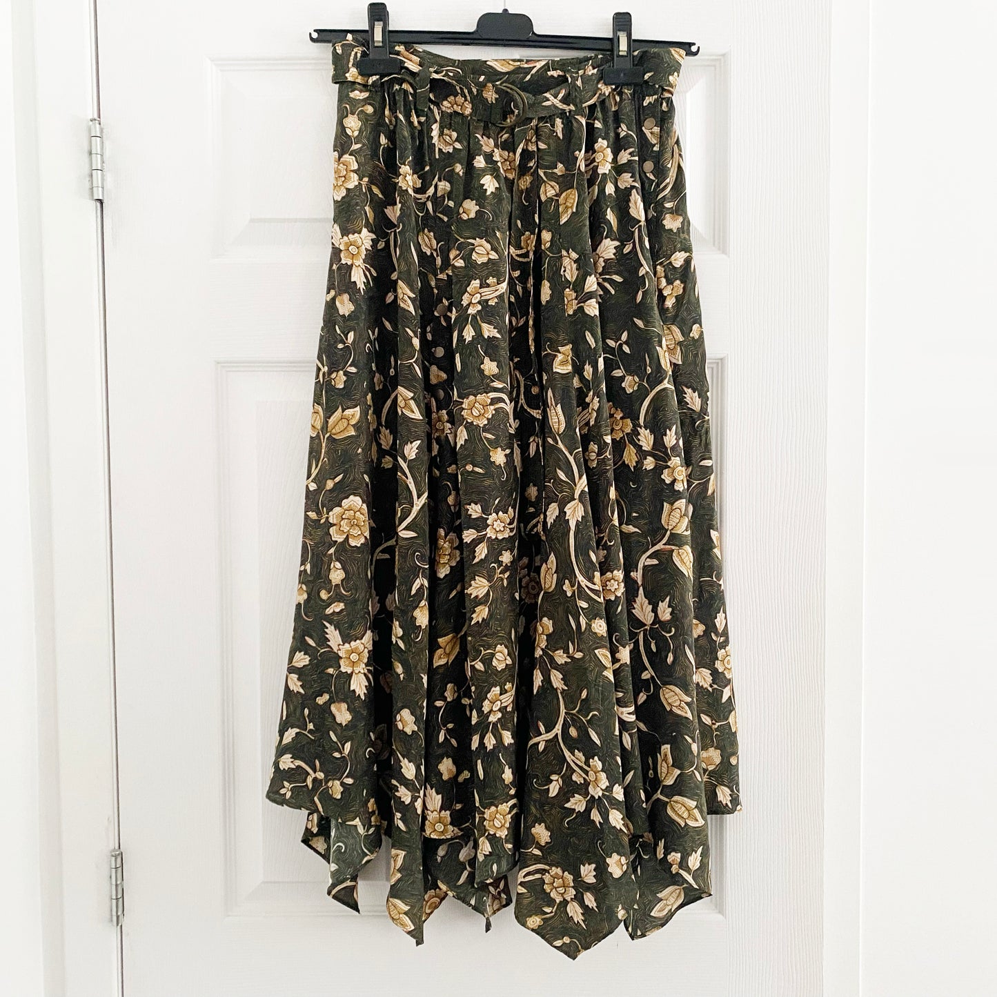 Ulla Johnson "Ariana" Floral Print Silk Skirt in Green, size 2