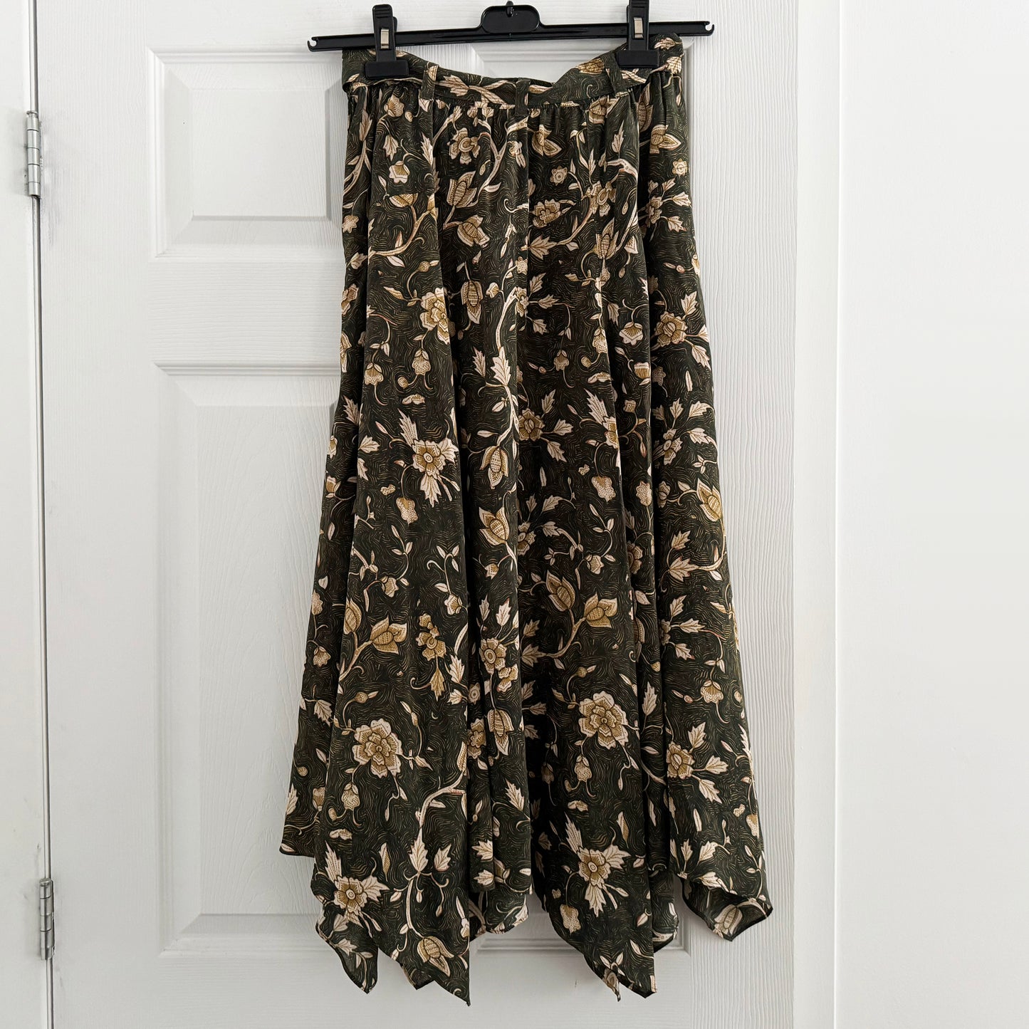 Ulla Johnson "Ariana" Floral Print Silk Skirt in Green, size 2
