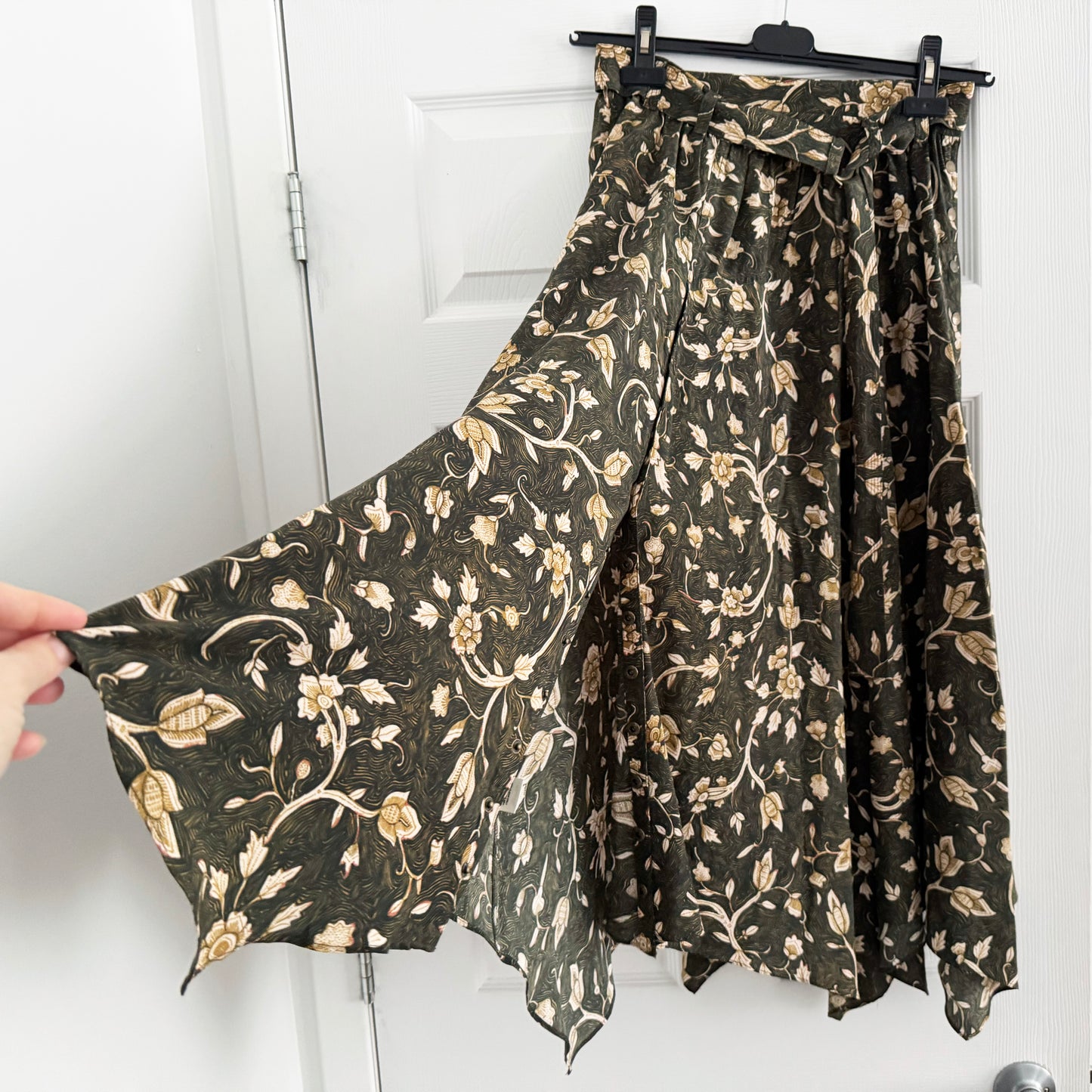 Ulla Johnson "Ariana" Floral Print Silk Skirt in Green, size 2