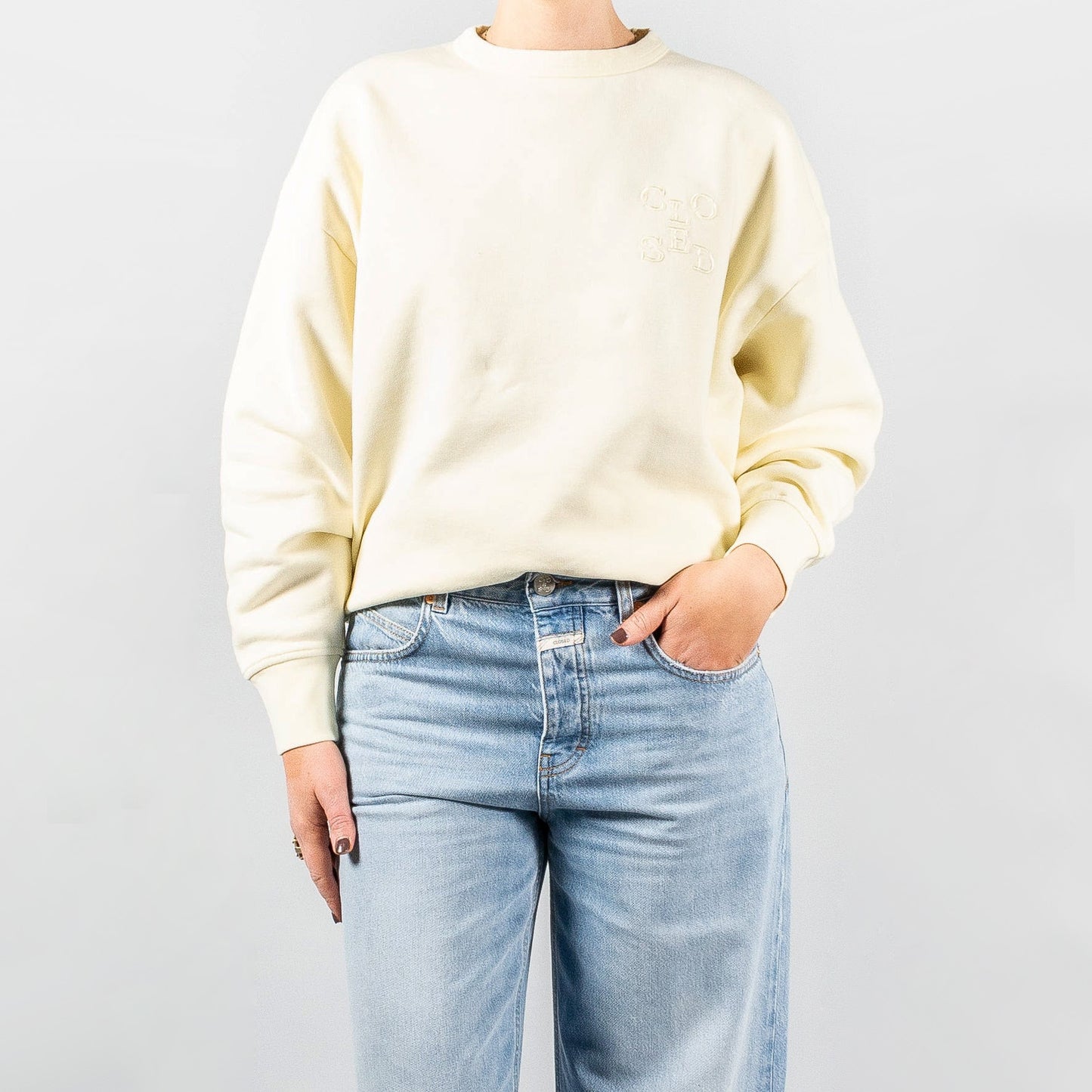 Closed Crew Neck Sweatshirt in Vanilla, size XS