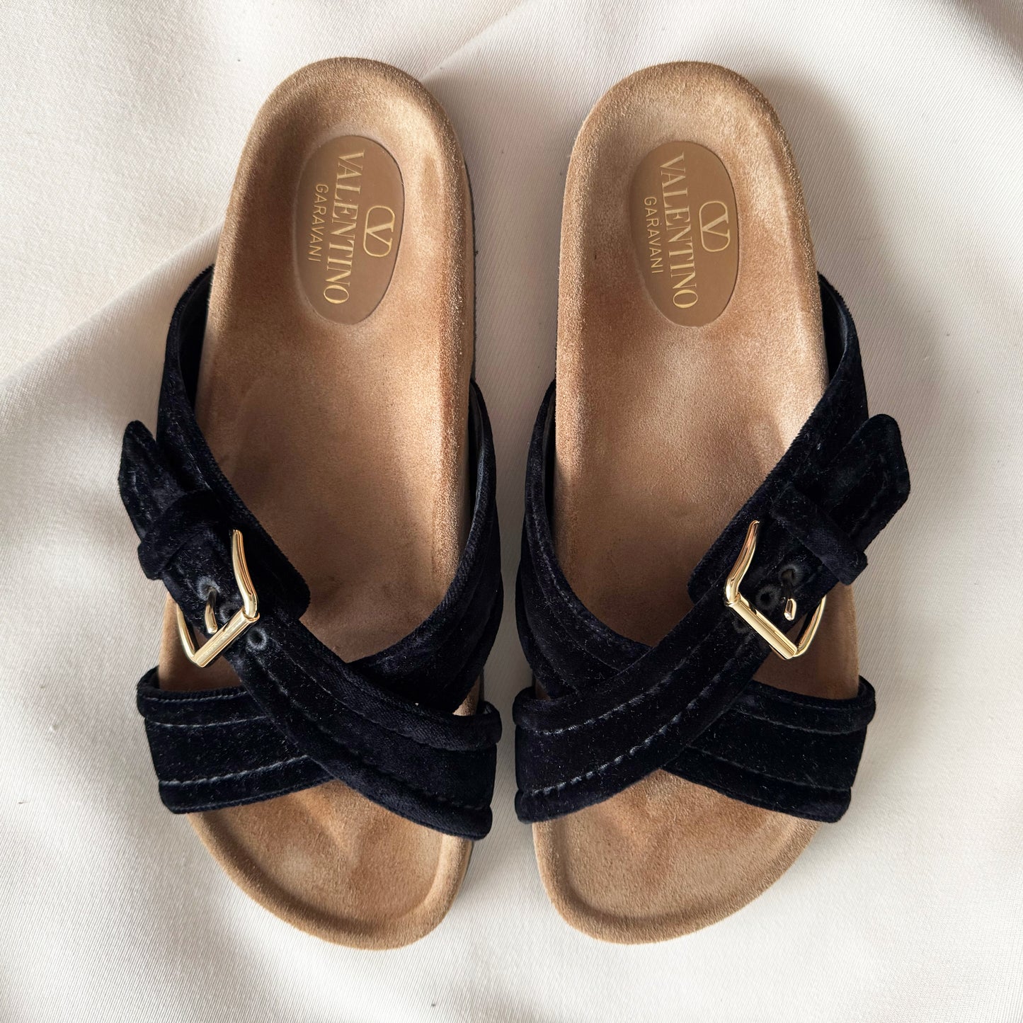 Valentino "Fussfriend" Velvet Slides in Black, size 42