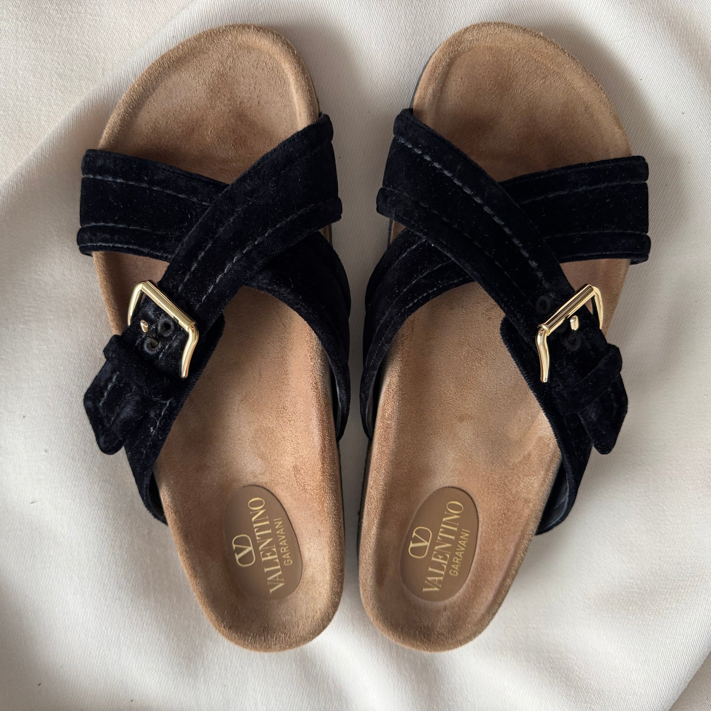 Valentino "Fussfriend" Velvet Slides in Black, size 42