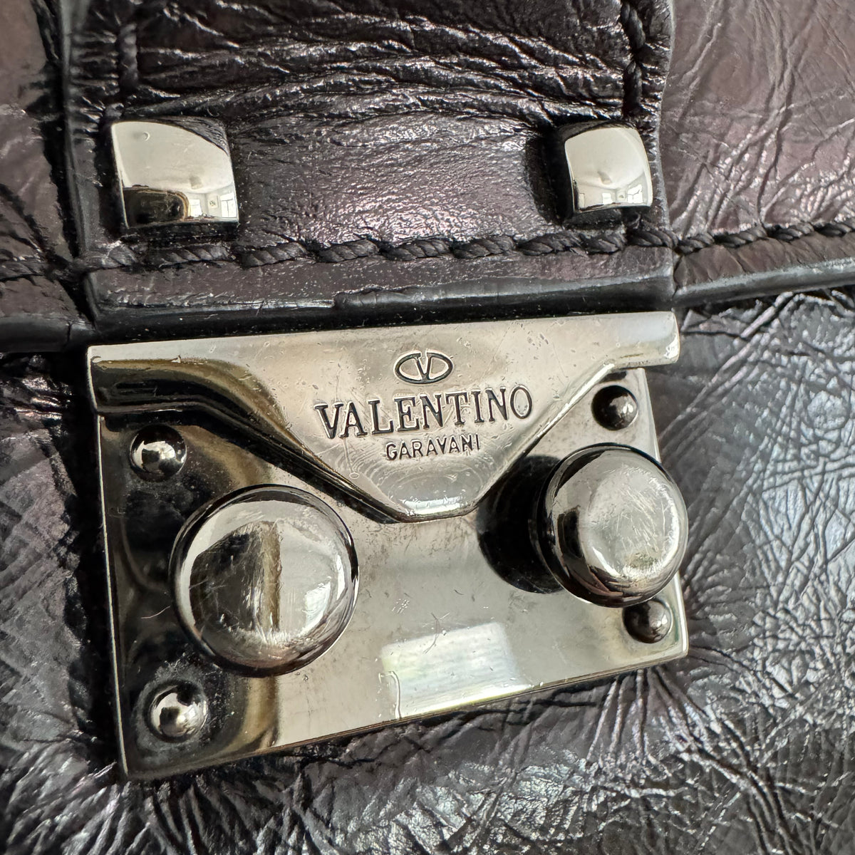 Valentino Garavani Glam Lock Bag in Black