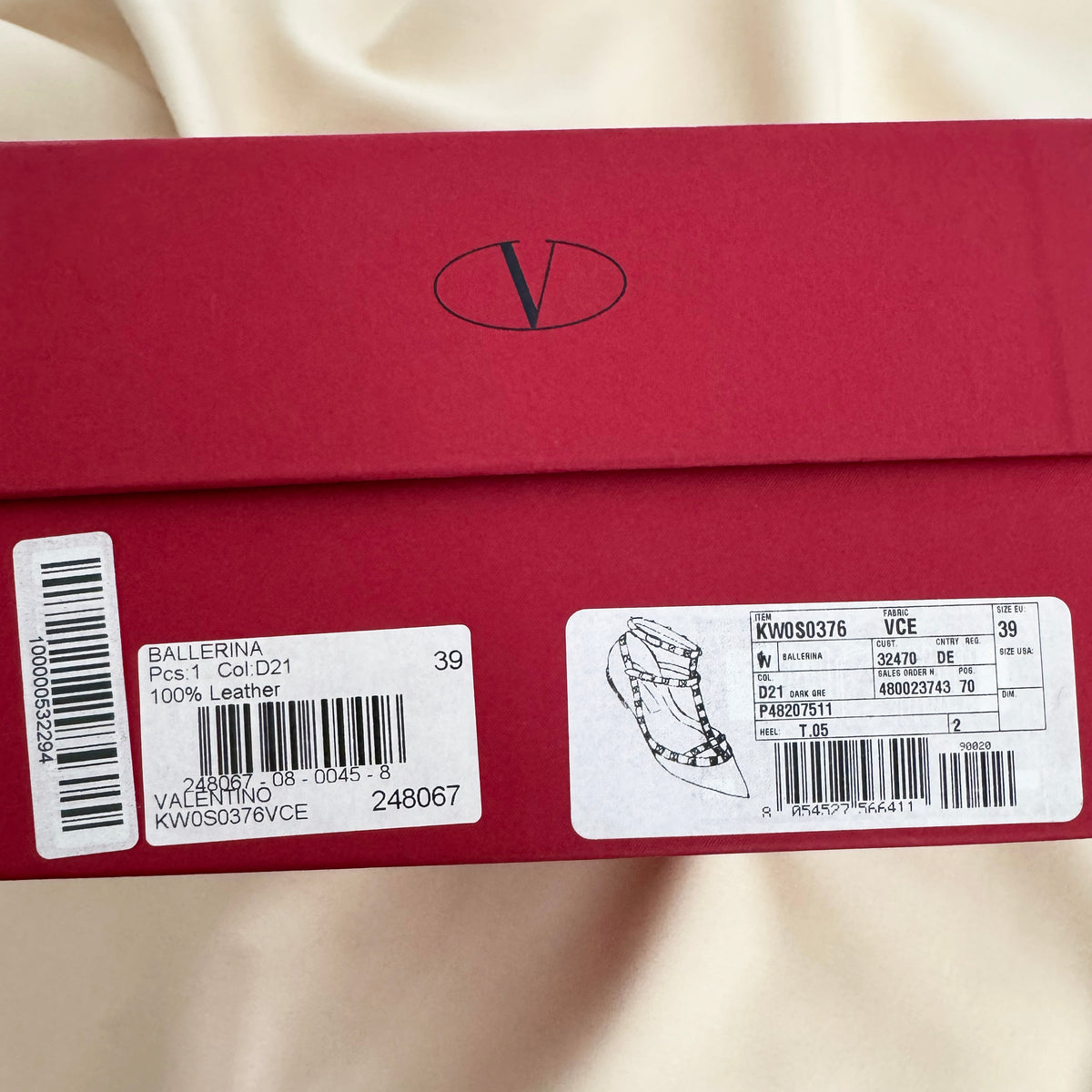 Valentino Rockstud Flats in Green, size 39 (fits like 8/8.5)