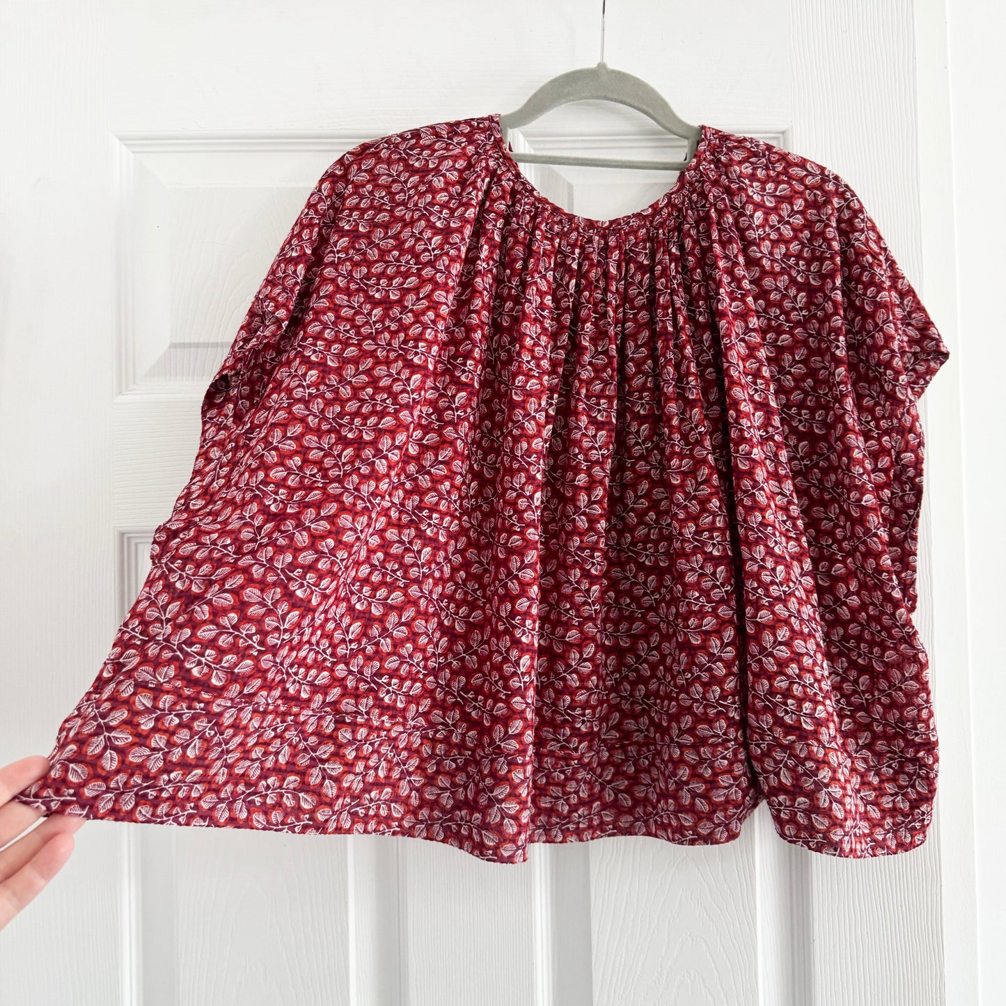 Vanessa Bruno Swingy Crop Top in Red Print, size 36 (fits size S/M)
