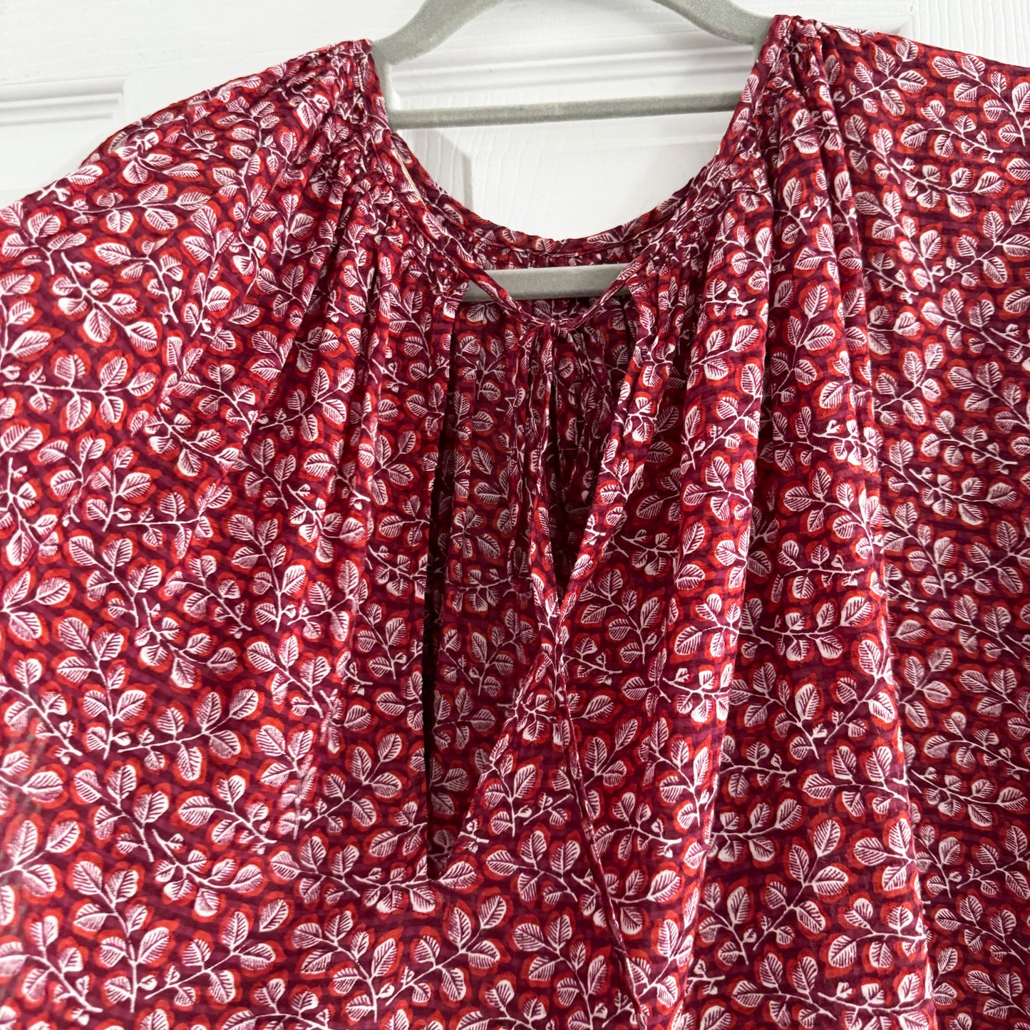 Vanessa Bruno Swingy Crop Top in Red Print, size 36 (fits size S/M)