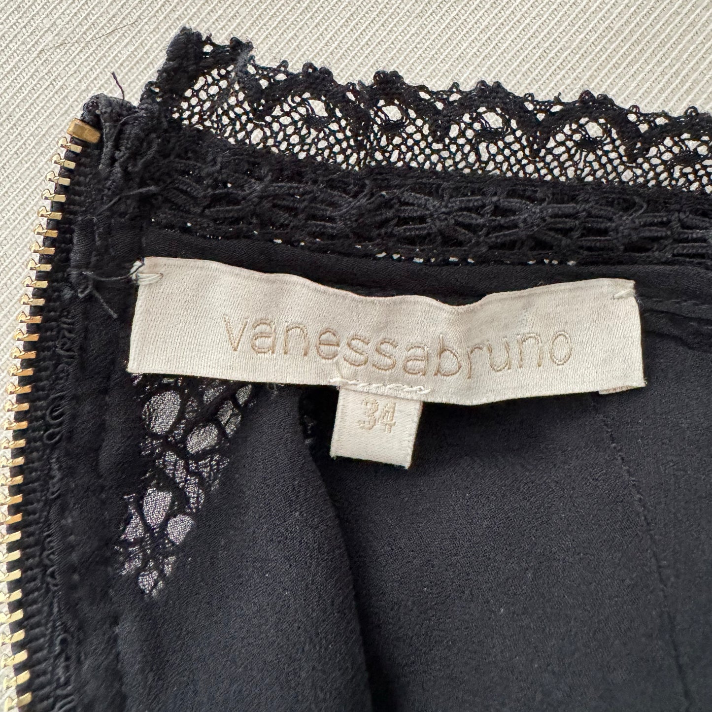 Vanessa Bruno Lace Long Sleeve Mini Dress in Black, size 34 (fits size 0/2).