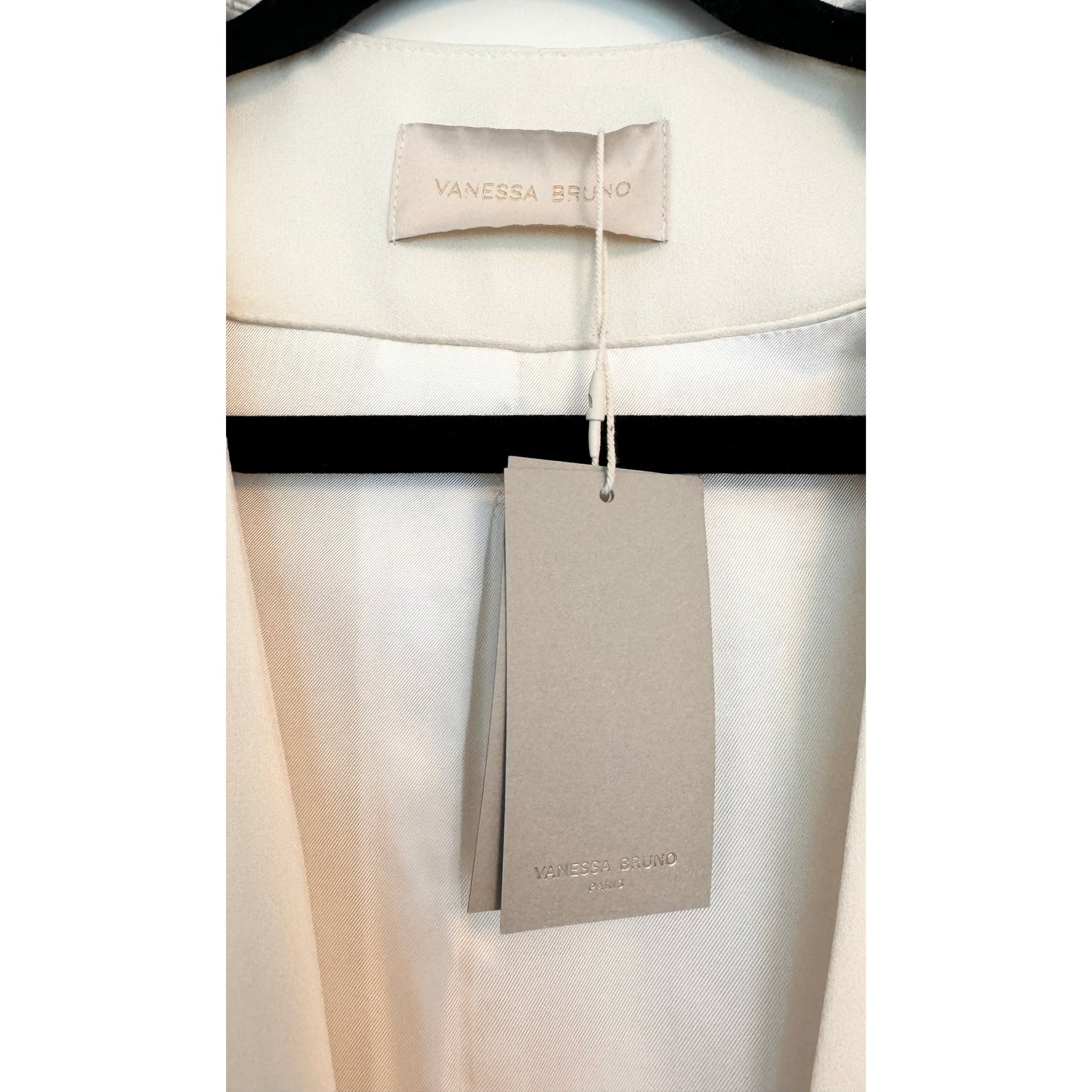Vanessa Bruno "Acia" Ivory Crepe Collarless Blazer, size 36 (size 2)