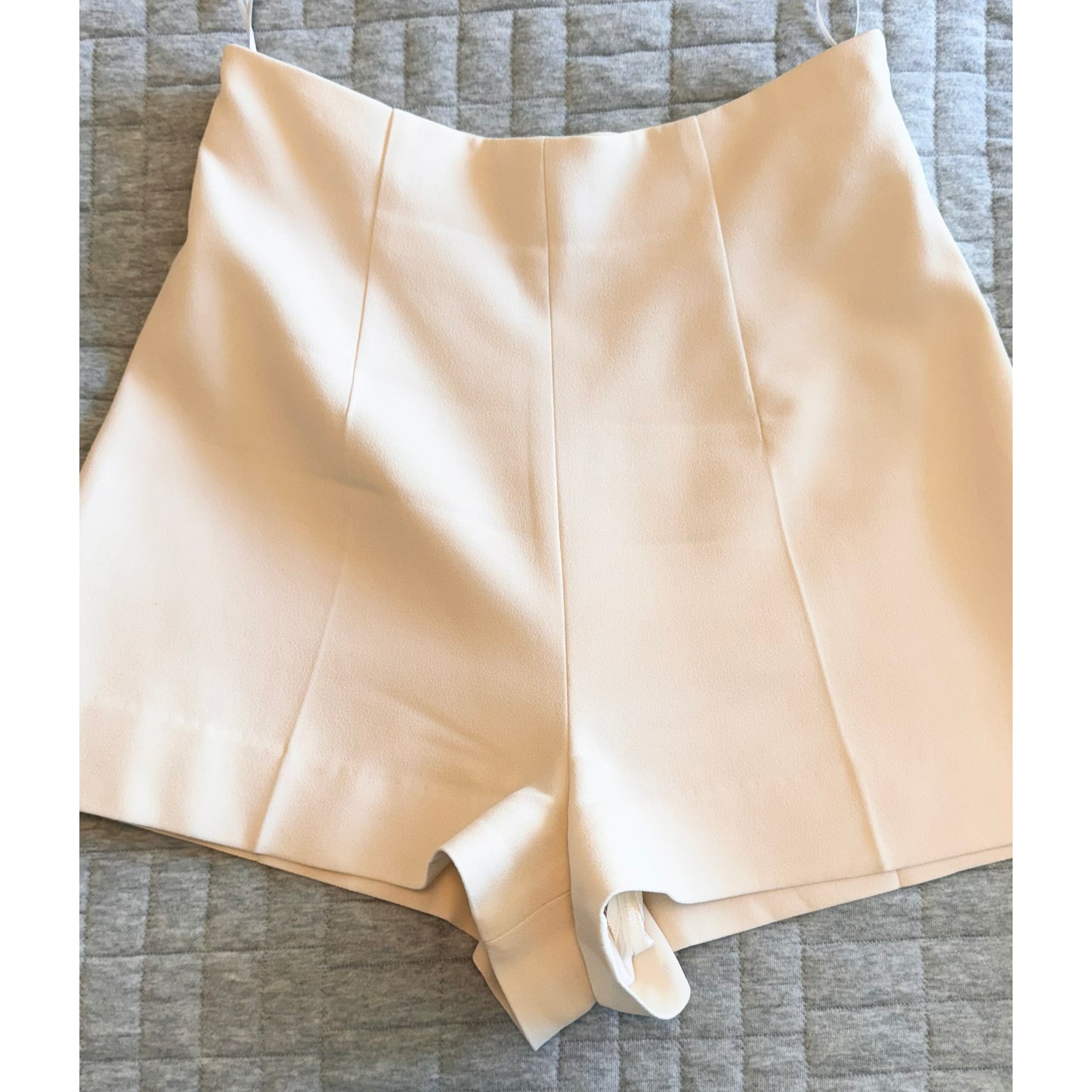 Vanessa Bruno Ivory Crepe Shorts, size 36 (like a 25 in denim)