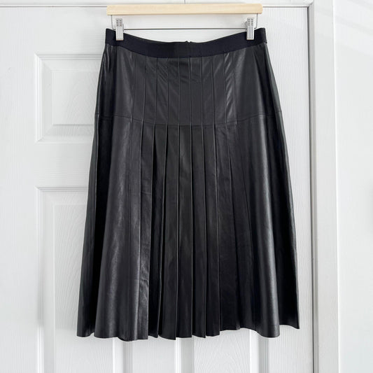 Vince Pleated Front Leather Skirt in Black, size 8