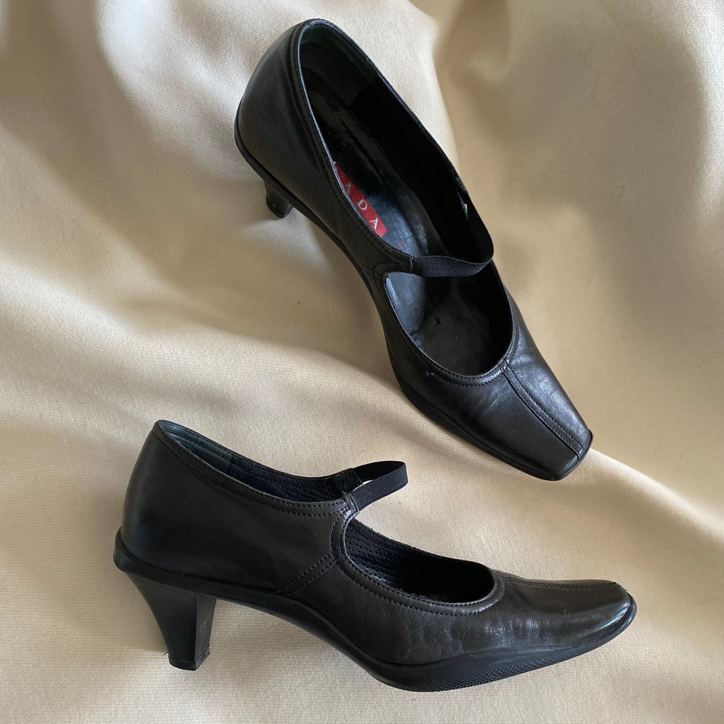 90's Vintage Prada Vintage Mary-jane pumps, size 35.5