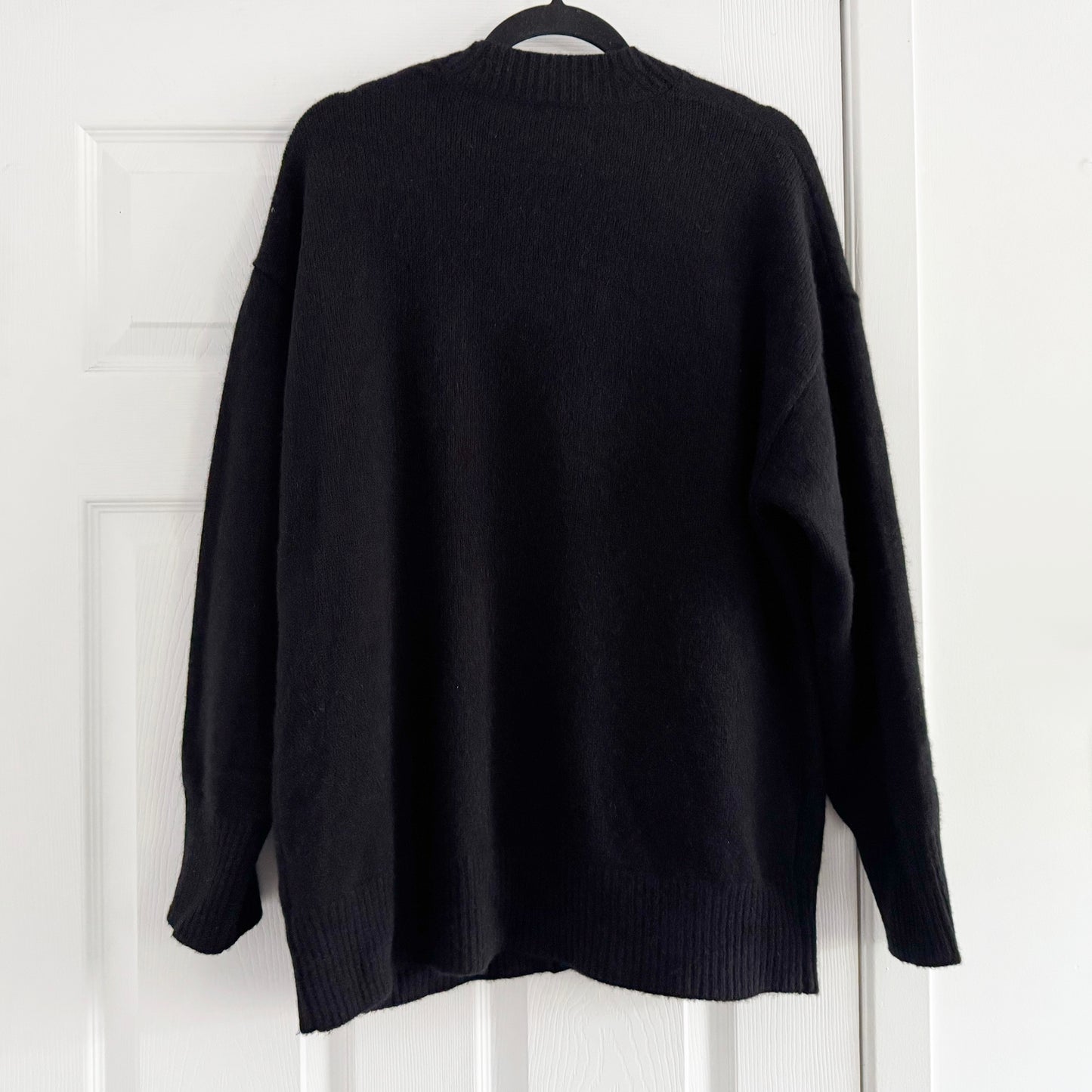 White + Warren Luxe Pocket Cashmere Sweater in "Black", Size Medium