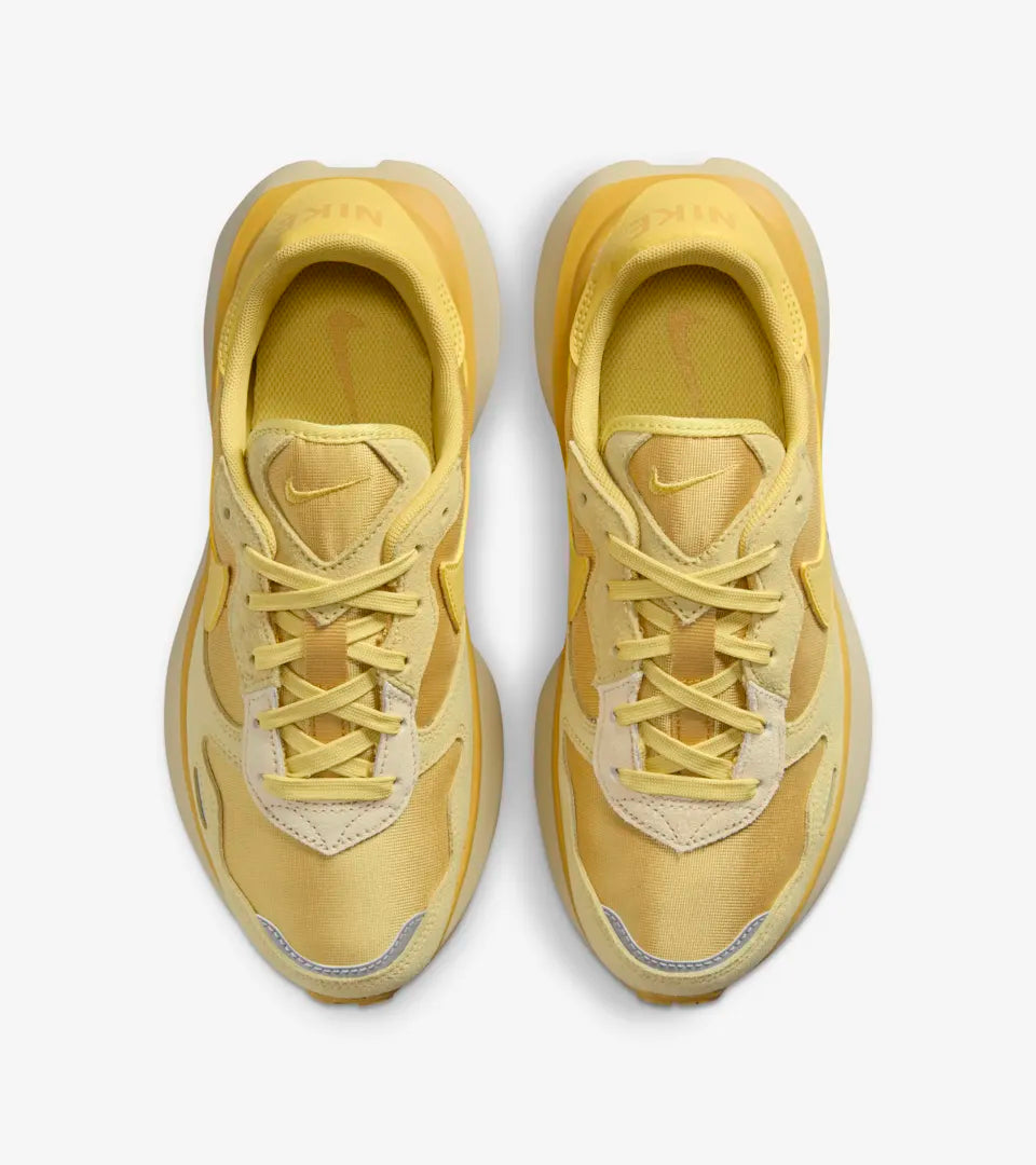 Nike Phoenix Waffle Sneaker in Gold, size 8