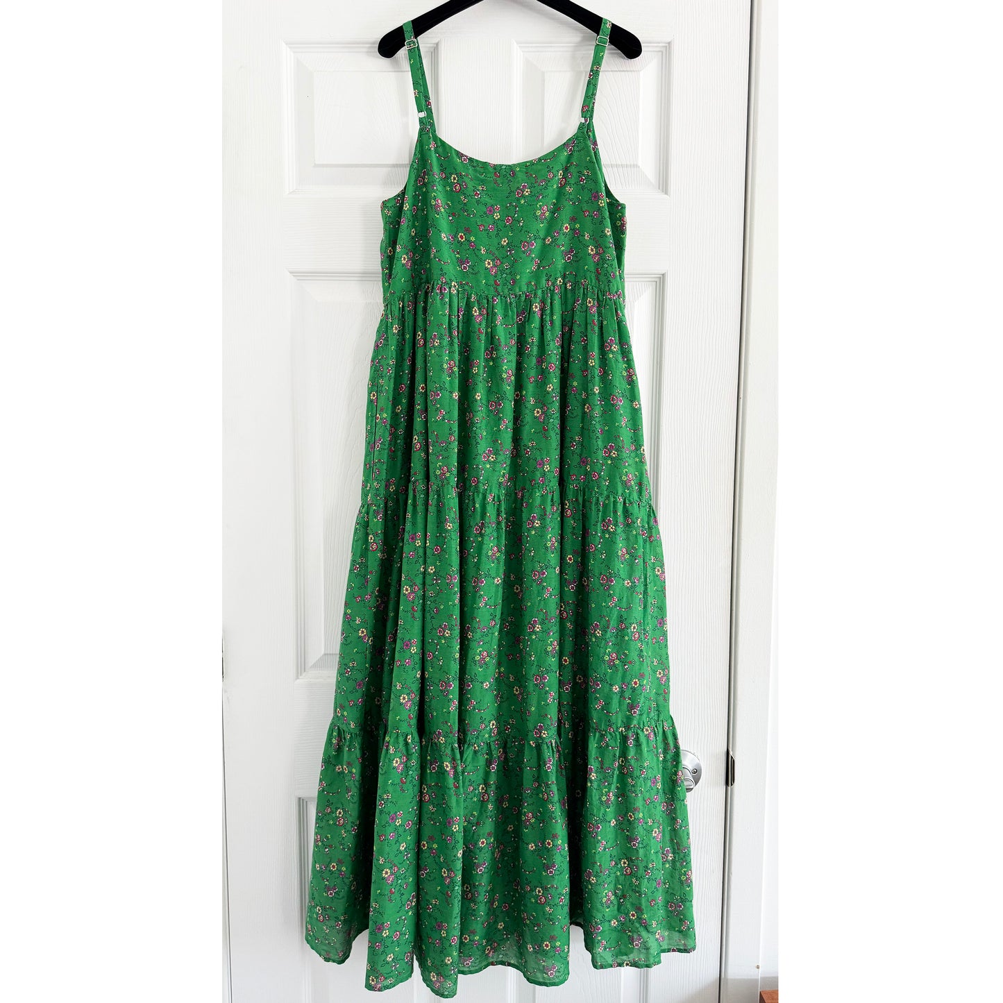 Xirena "Sophie" Floral Print Dress in Green, size Medium