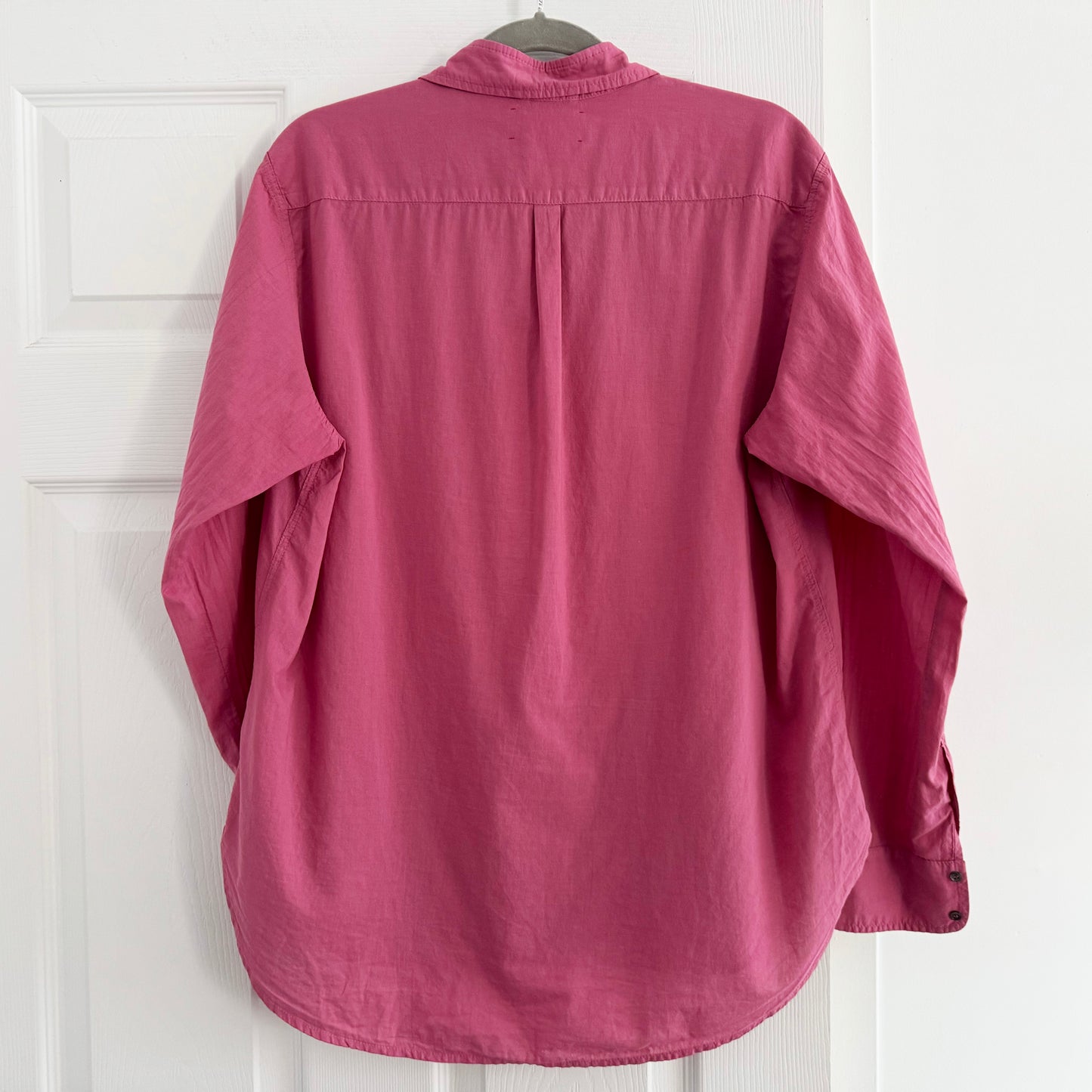 Xirena "Beau" Shirt in Dark Pink, size Small