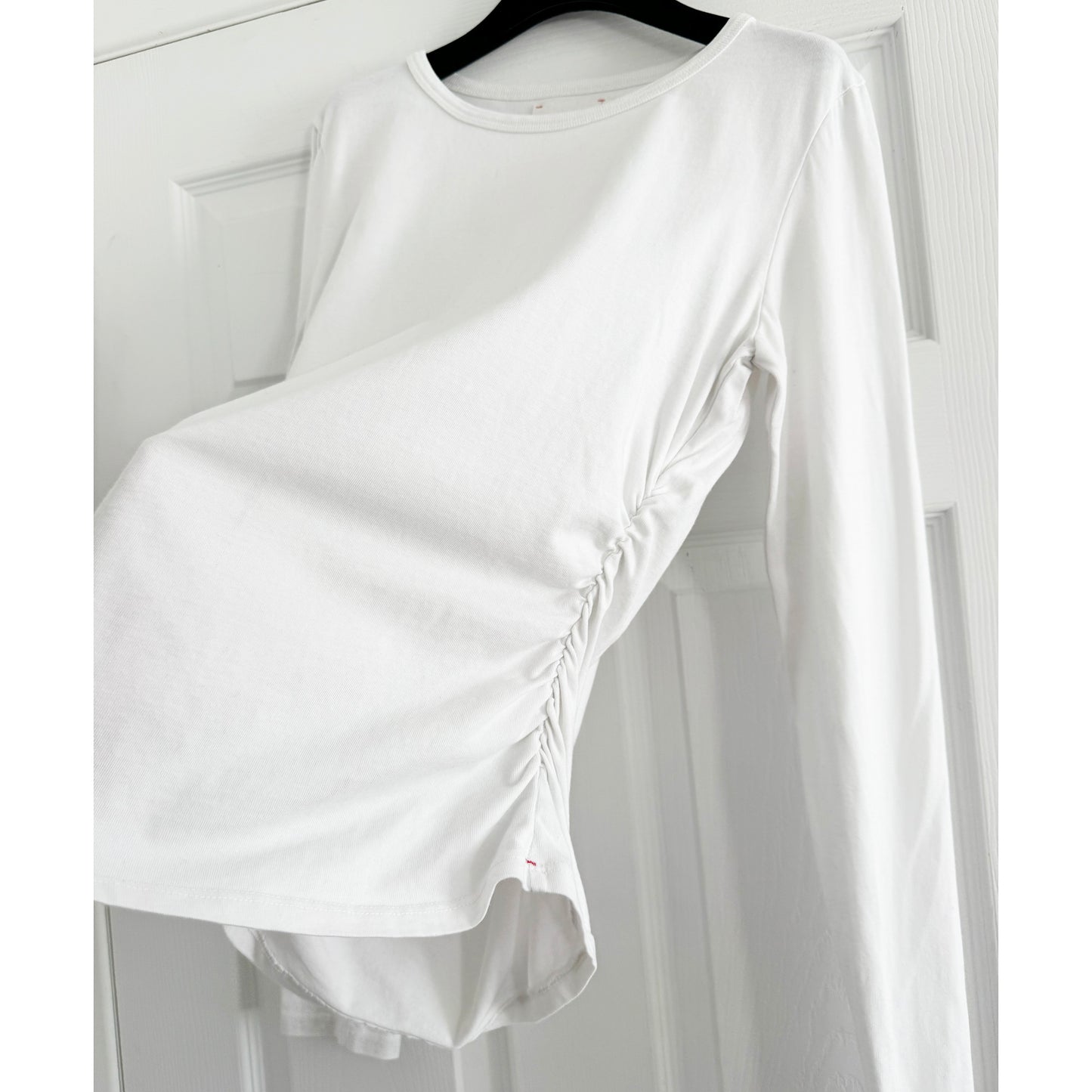 Xirena "Frankie" Long Sleeve Tee Shirt in White, size Medium (fits like Small)