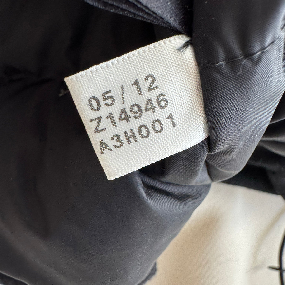 Y-3 Wool Puffer Jacket in Black, size Small