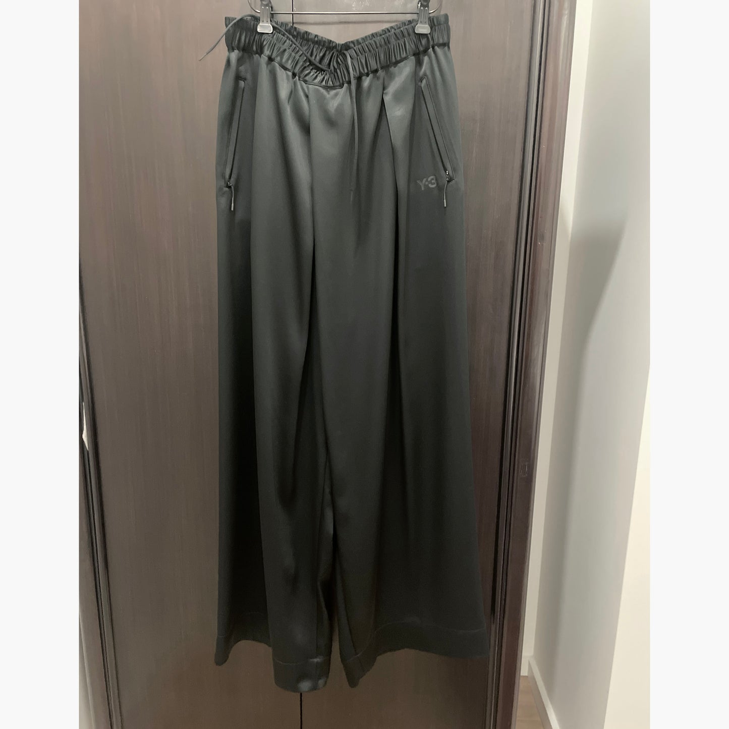 Y-3 Tech Satin Pant in Black, size Large