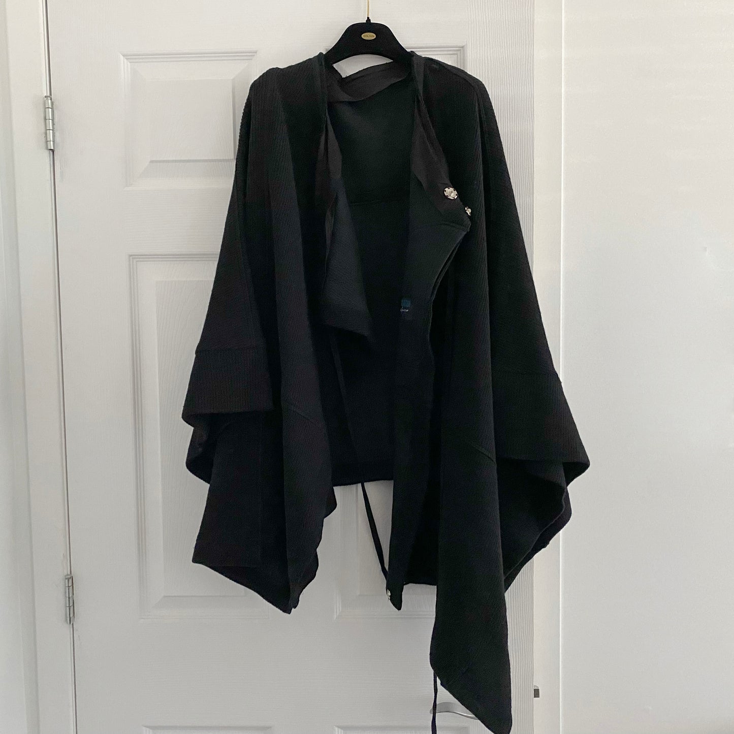 Yohji Yamamoto Manteau cardigan en tricot drapé noir, taille « 2 »