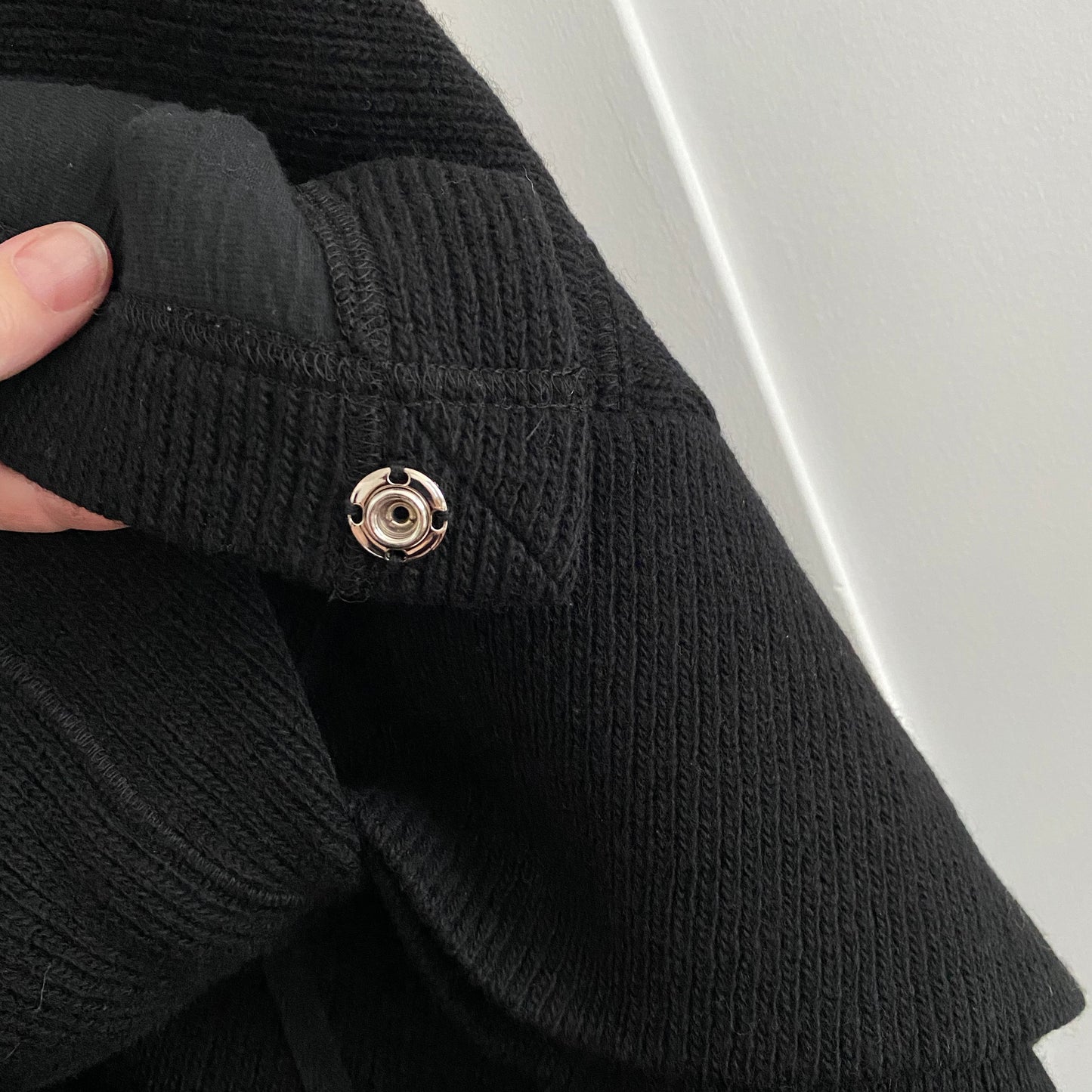 Yohji Yamamoto Manteau cardigan en tricot drapé noir, taille « 2 »