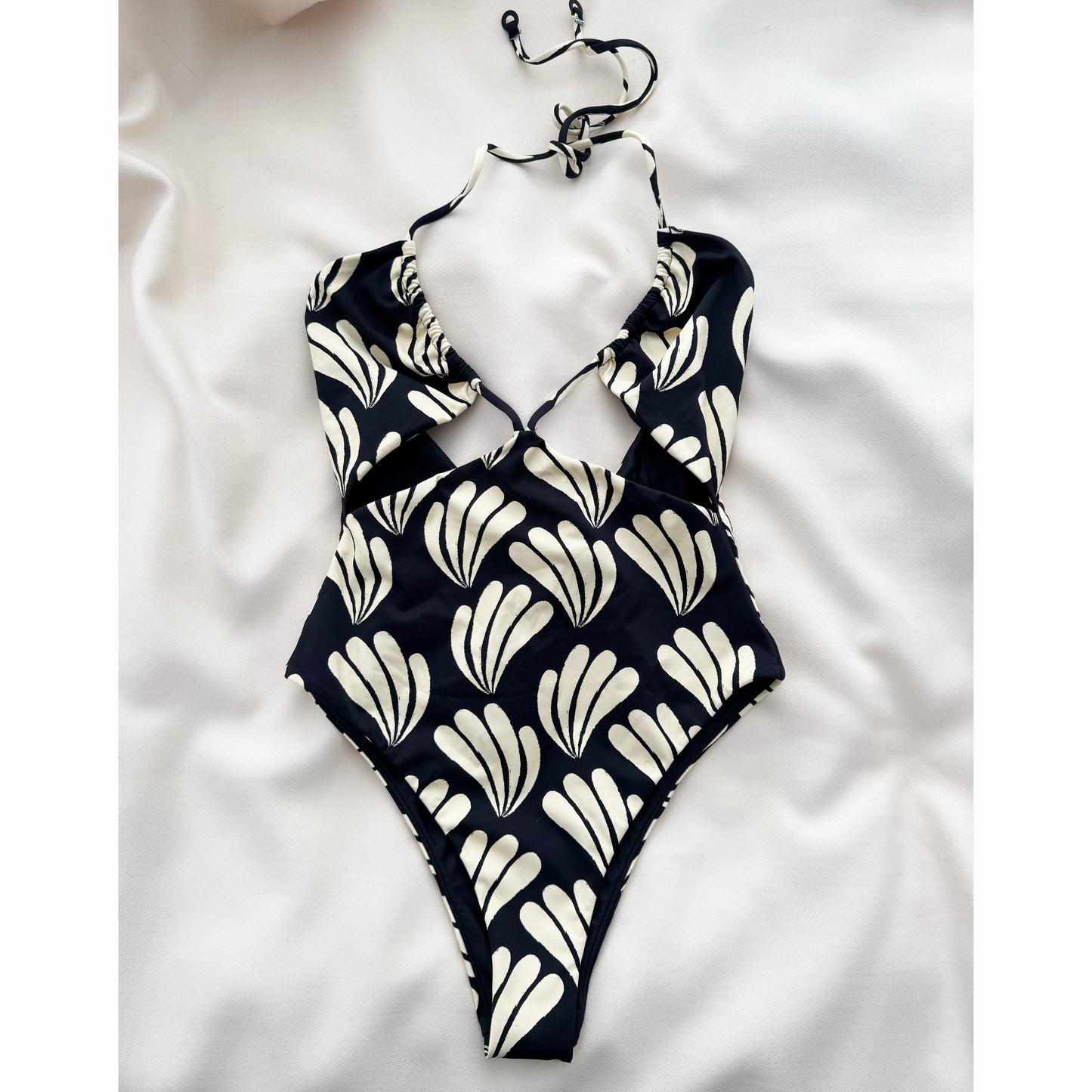 Zulu & Zephyr "Palm" Cut out One Piece, size 4US/8UK